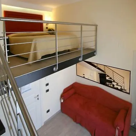 Pensión Blurooms 4*