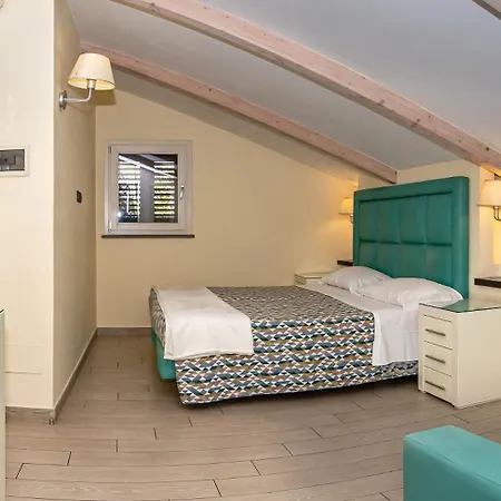 Blurooms 4*